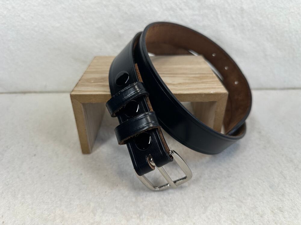 Top Grain Leather Belt in Black and Silver Prominent Black Snap Buttons SZ 34